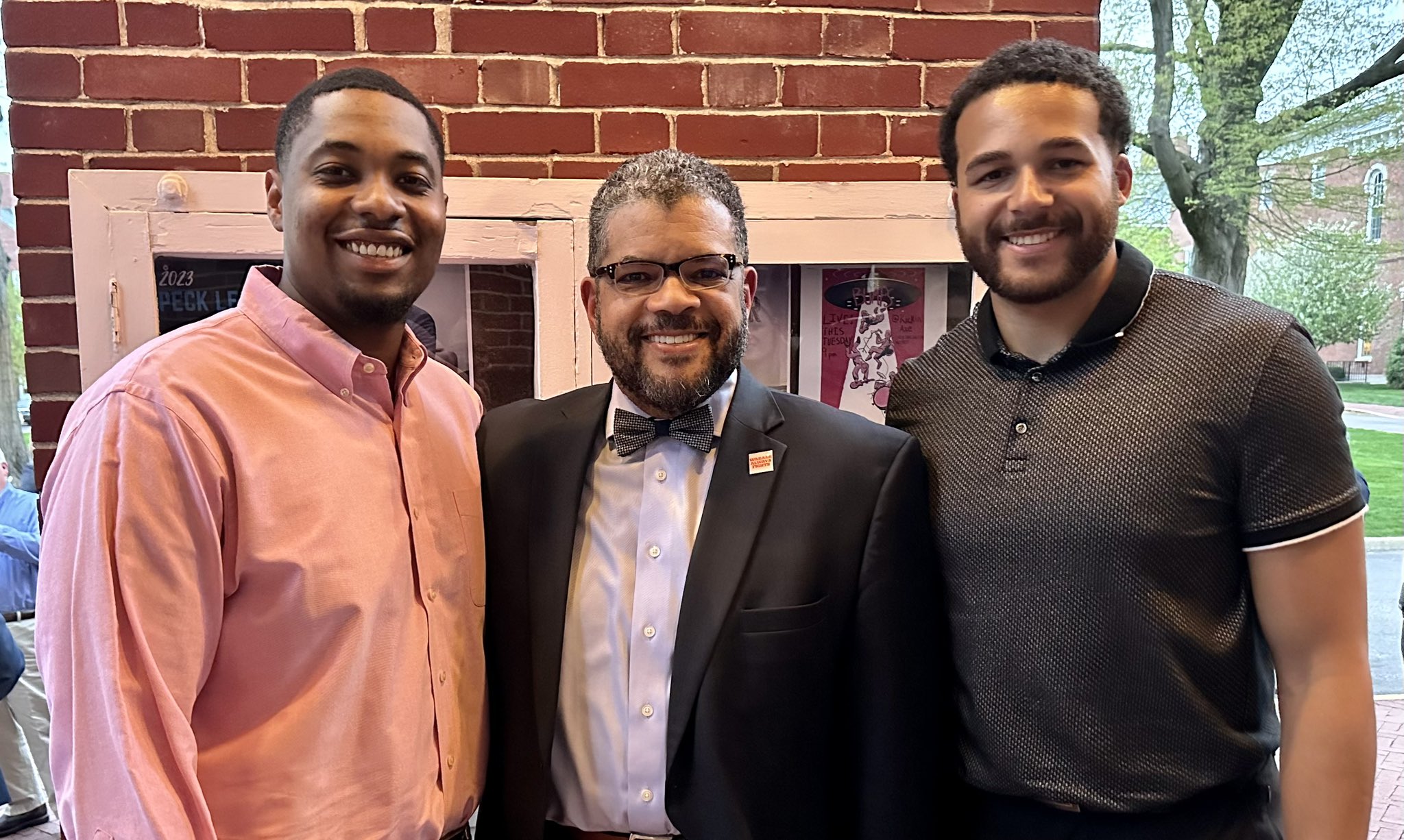 In addition to serving on the social media committee, Thomas has been involved in the MXIBS’ efforts to engage with the greater community, on events and programming that support the institute’s mission of mentoring and service. 